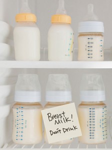 Facebook-qui-veut-acheter-du-lait-maternel_exact780x1040_p