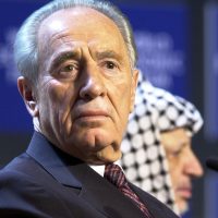 WEF: YASSER ARAFAT AND SHIMON PERES ATTEND A SESSION ENTITLED ' FROM PEACEMAKING TO PEACEBUILDING'